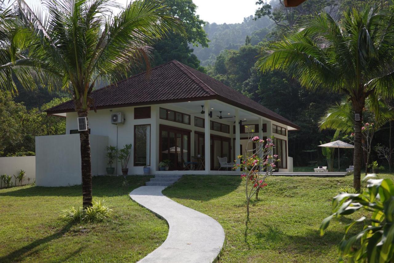 Villa Meranti - Spacious Private Pool Villa Pantai Cenang  Dış mekan fotoğraf