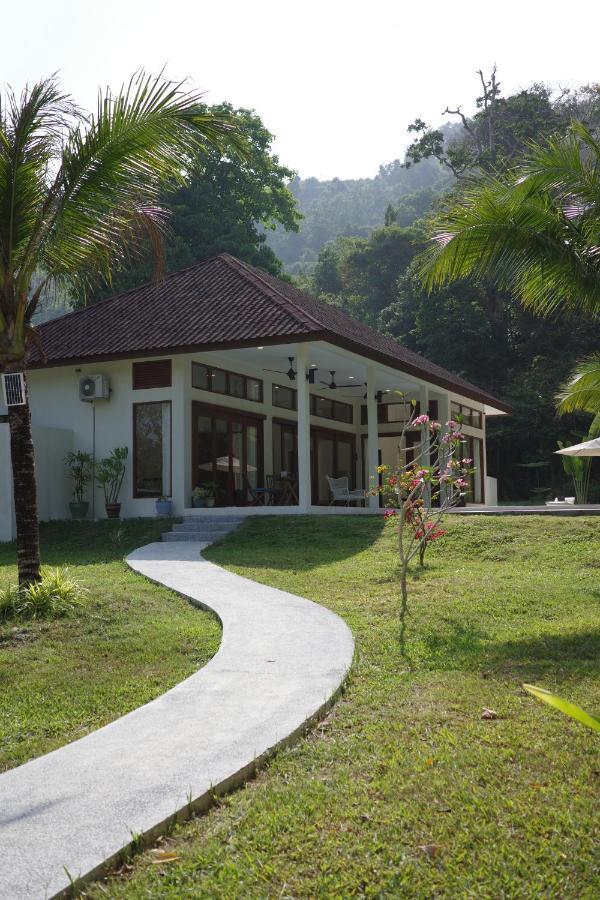 Villa Meranti - Spacious Private Pool Villa Pantai Cenang  Dış mekan fotoğraf