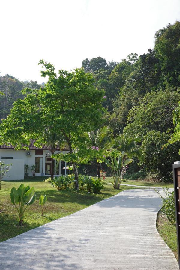 Villa Meranti - Spacious Private Pool Villa Pantai Cenang  Dış mekan fotoğraf